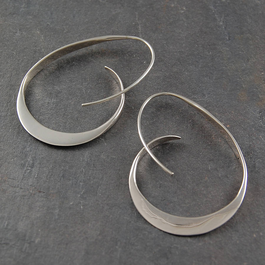 Lora – Pendientes Espirales Elegantes
