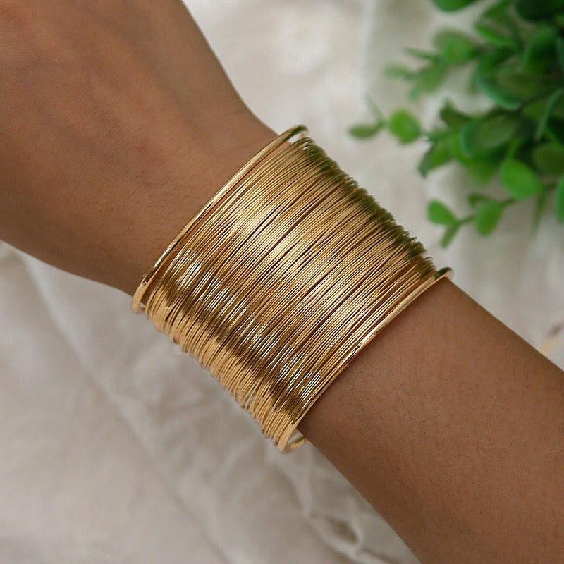 Nadine – Pulsera Dorada de Estilo Vintage