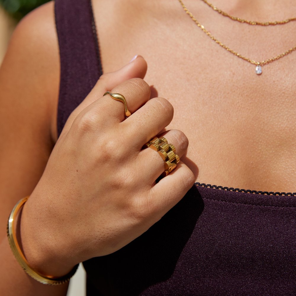 Tarah – Anillo Ola en Oro 18K