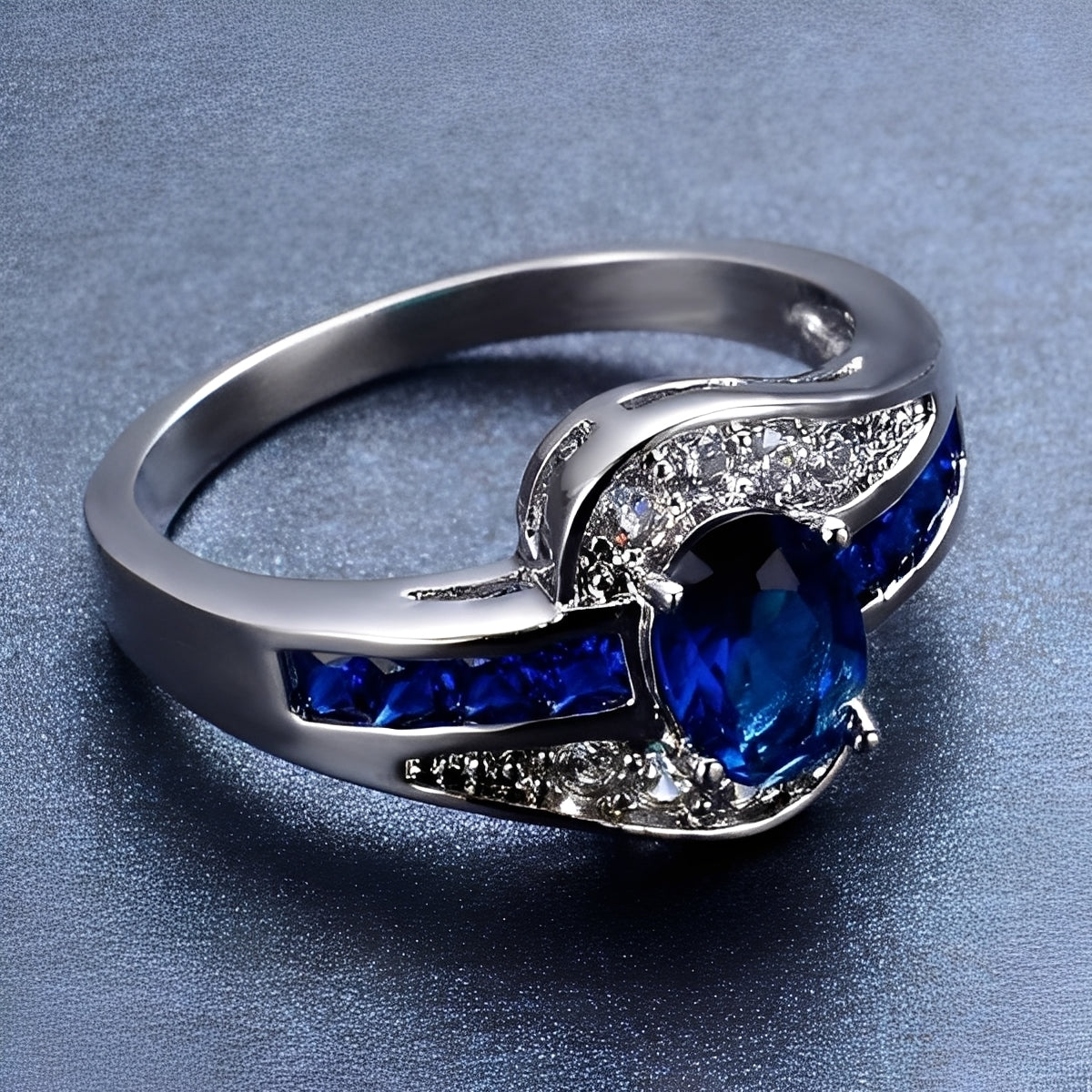 Diane – Anillo de Zafiro Azul
