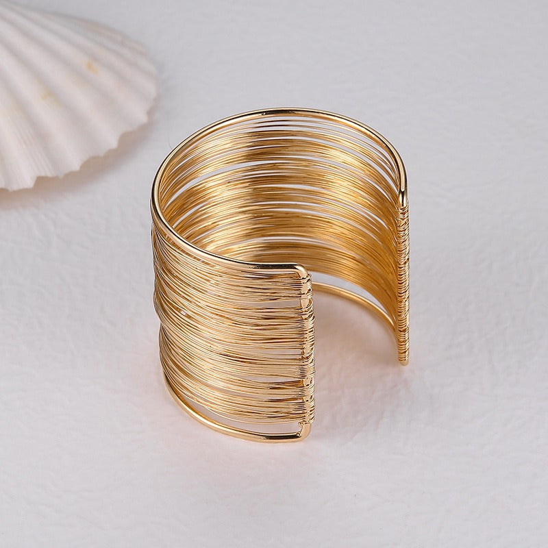 Nadine – Pulsera Dorada de Estilo Vintage