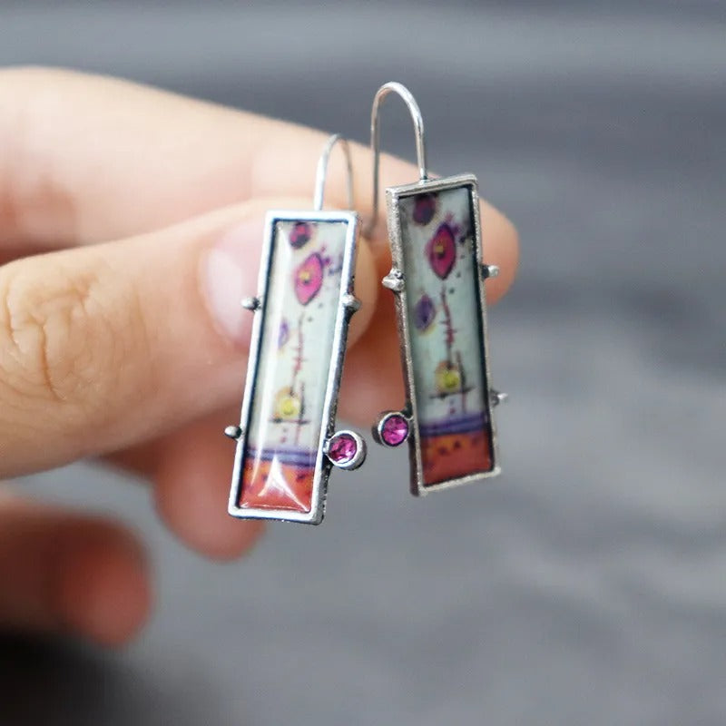 Elowen – Pendientes Vintage con Encanto de Esmalte