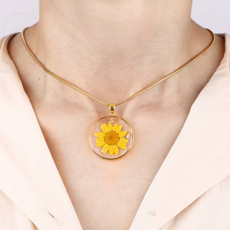 Elina – Collar de Flor de Nacimiento Presionada