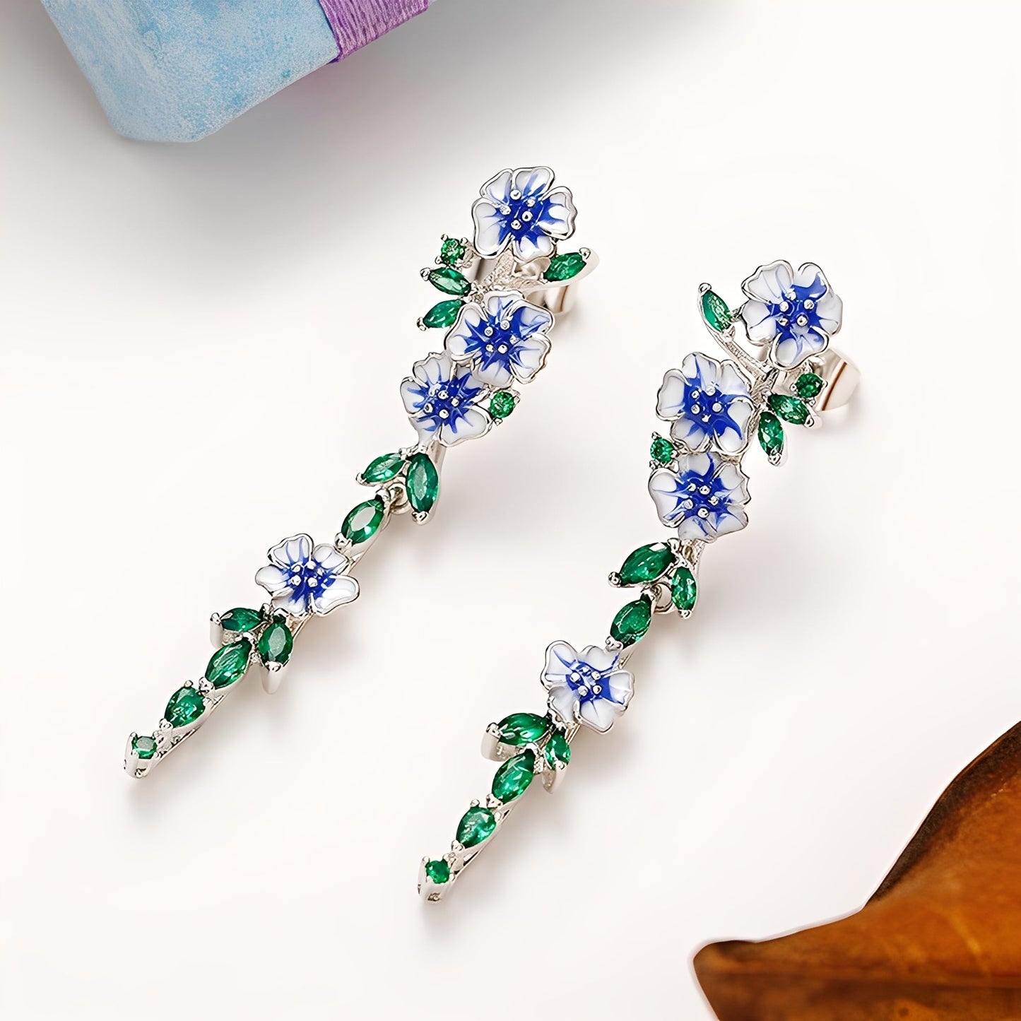 Sophie – Pendientes Cadenas Flores Azules
