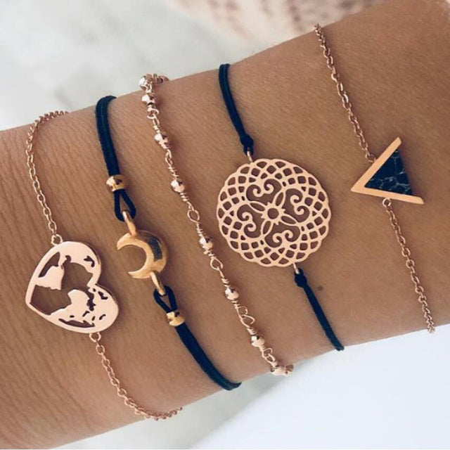 Alora – Cofre Refinado de Pulseras Lima