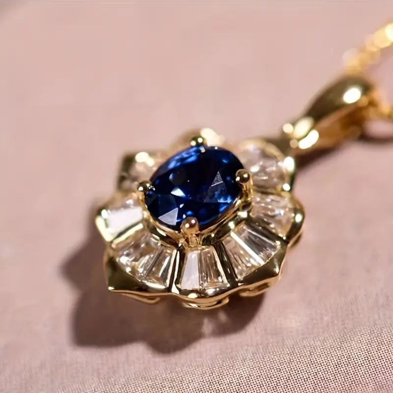 Kavella – Collar Dorado Noctazure Elegante