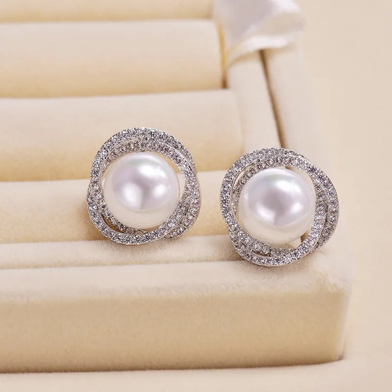 Aveline – Pendientes Elegantes con Perlas en Espiral