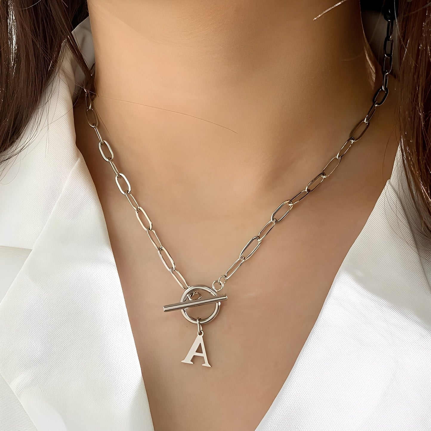 Amara – Collar Inicial en Eslabones de Papel