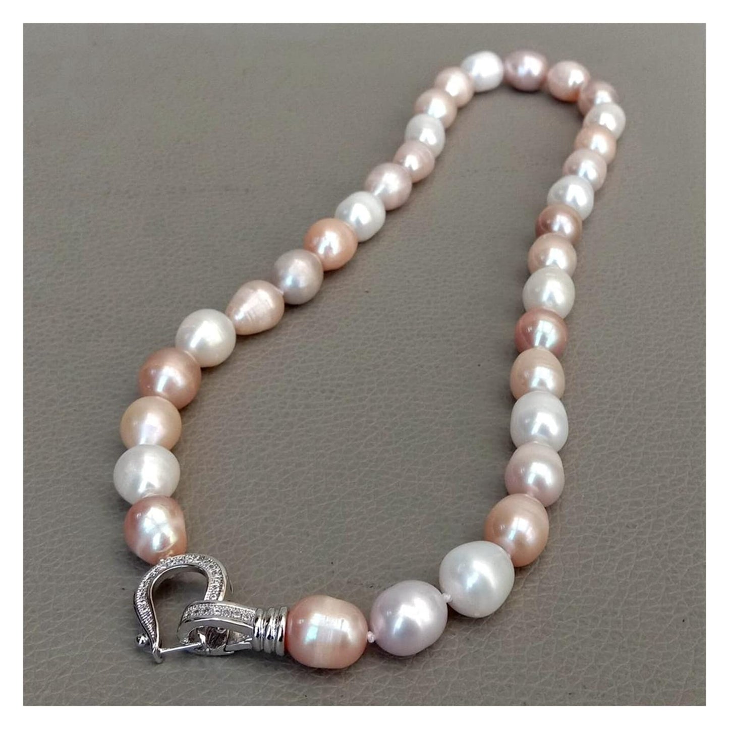 Nahia – Collar de Perlas Coloridas