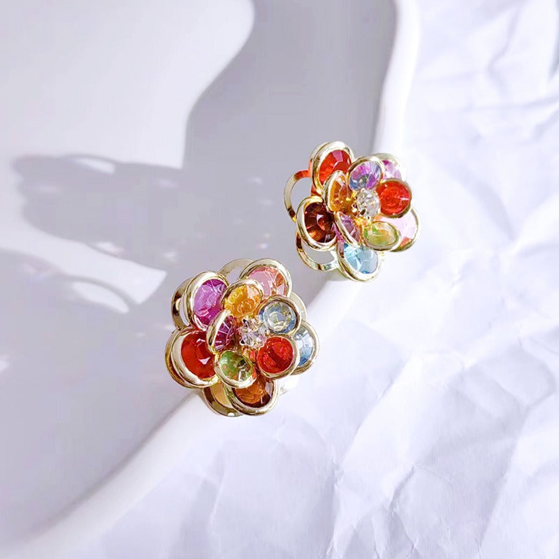 Narella – Pendientes Florales Artesanales con Cristales de Colores