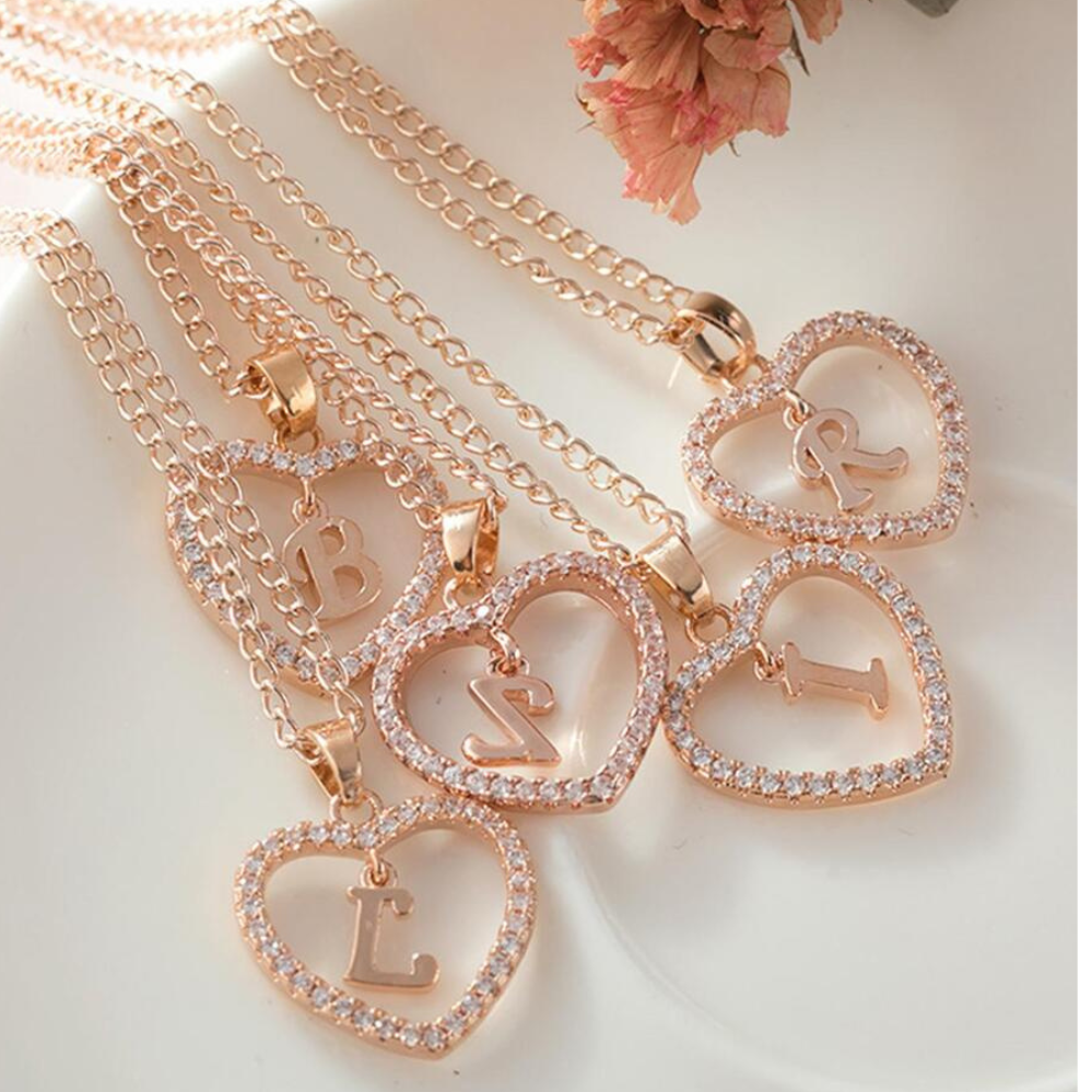 Collar de Corazón con Iniciales de Cristal