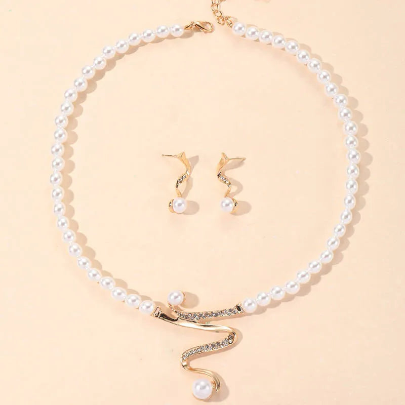 Mina – Conjunto de collar y pendientes de perlas a juego