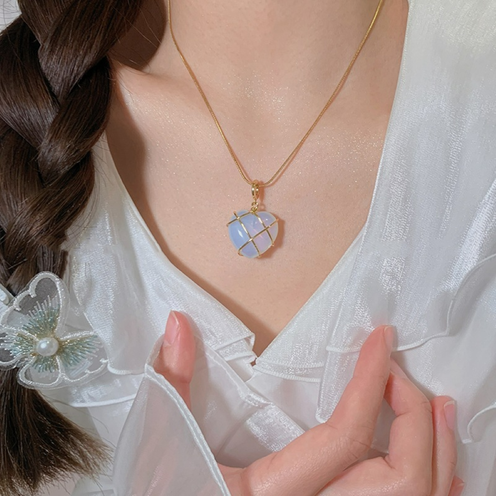 Collar con colgante de corazón y piedra preciosa – Collar de corazón estilo princesa