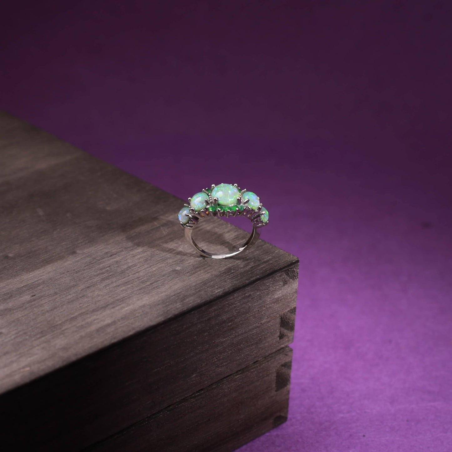 Toni – Anillo Ópalo Verde & Esmeralda