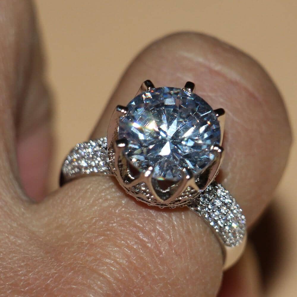 Herna – Anillo Elegante en Topacio Blanco 8ct