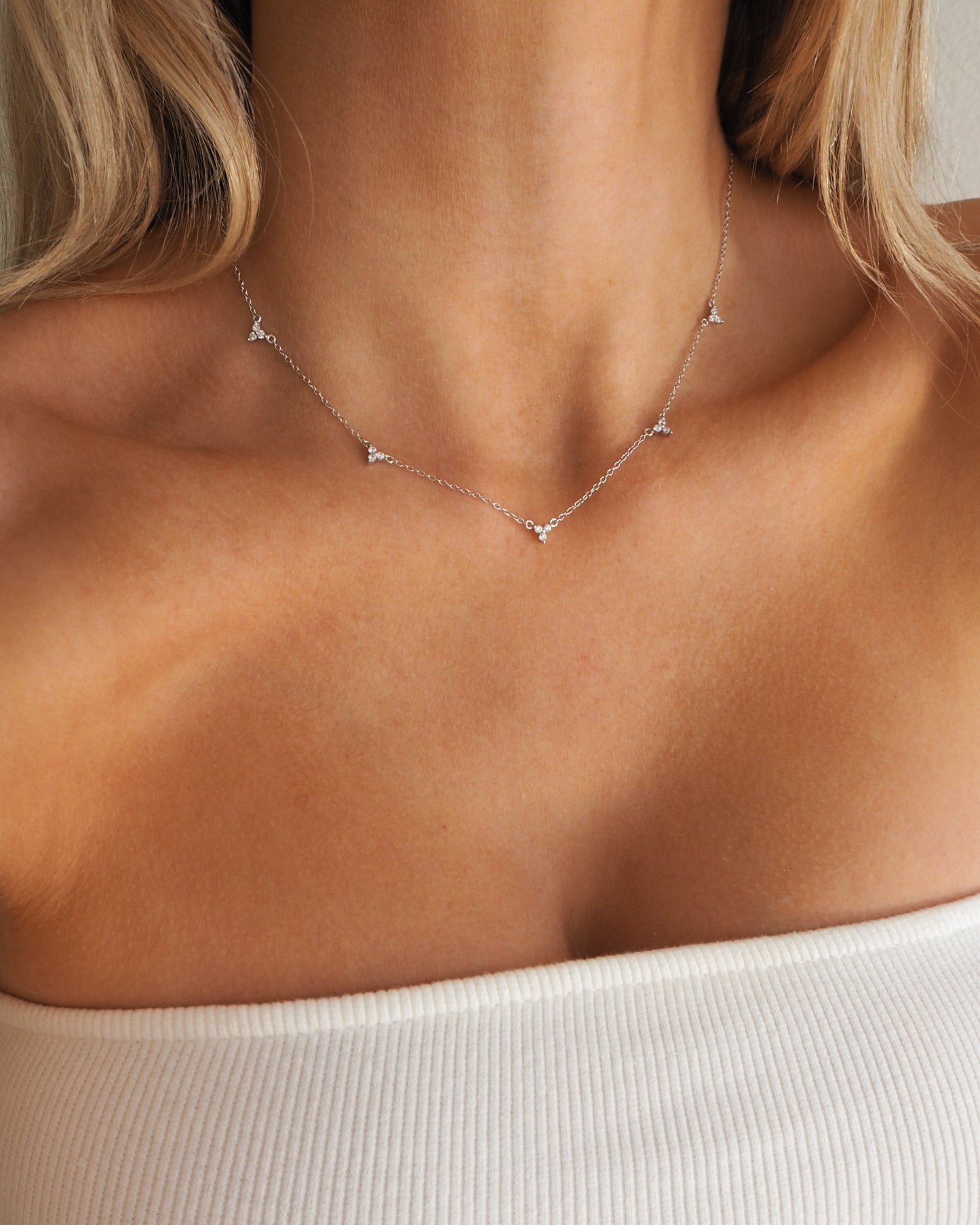 Collar de Plata con Cristales en Cluster