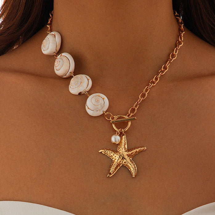 Coralie – Collar Concha & Estrella de Mar Dorado