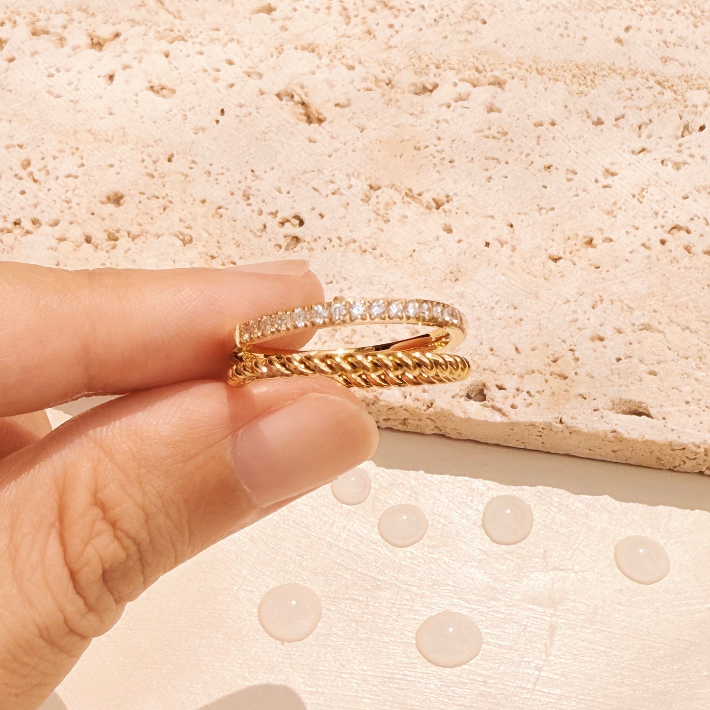 Vanie – Anillo Trenzado Doble con Zirconia