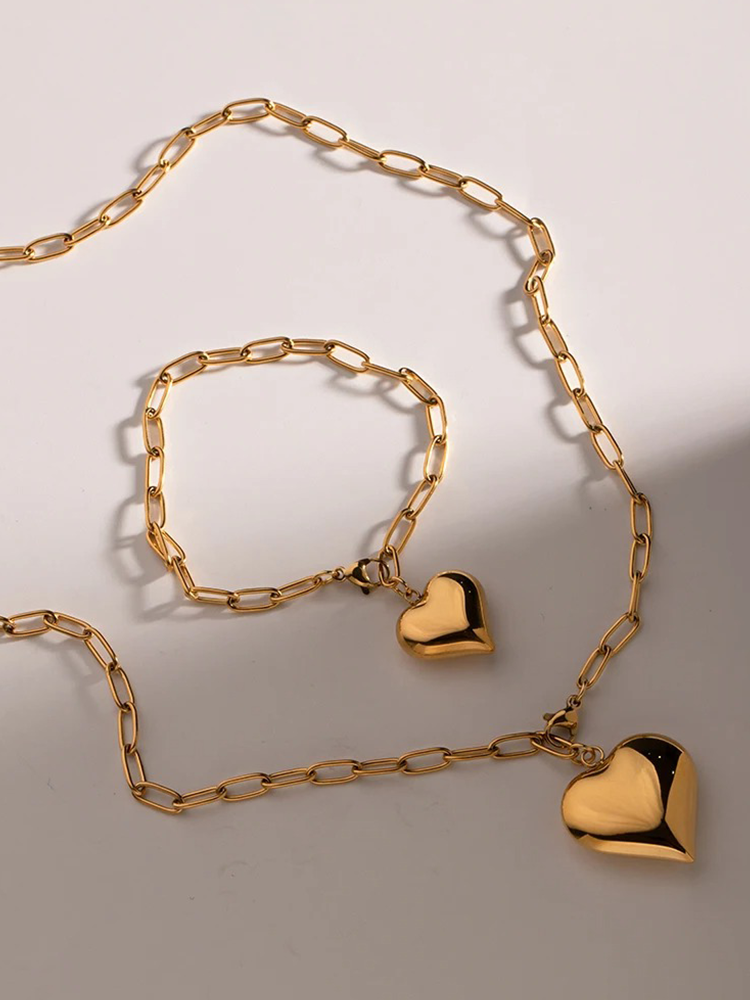 Babette – Collar Cadena Paperclip con Corazones Dorados
