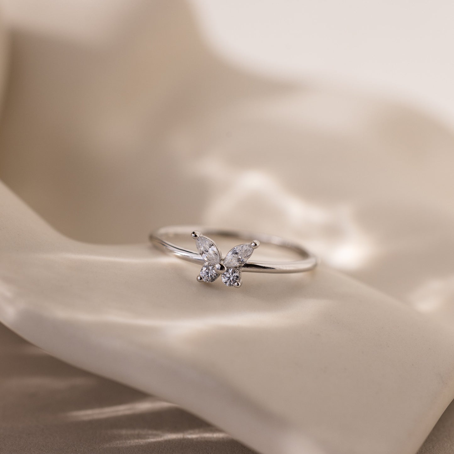 Mariposa – Anillo Diamante Elegante