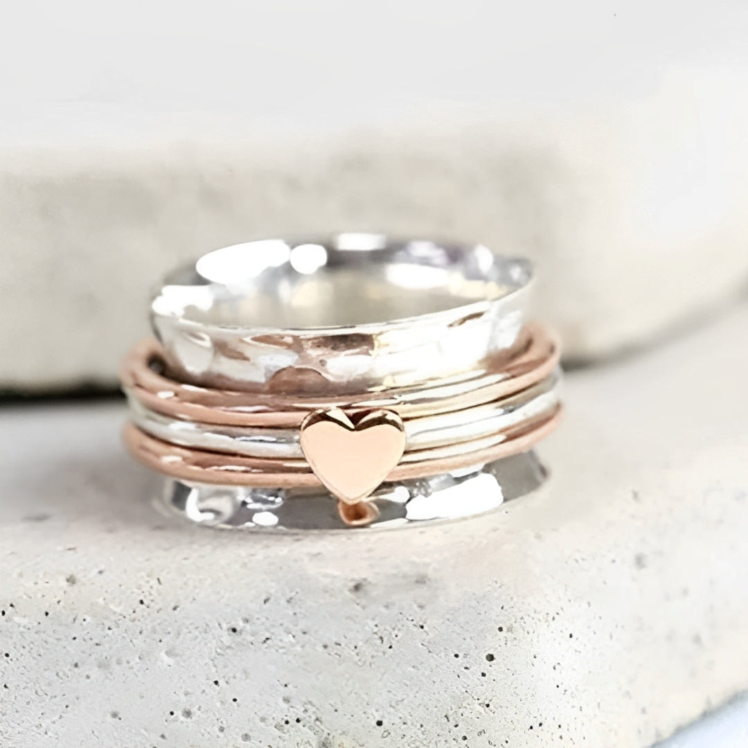 Amara – Anillo Giratorio de Corazón