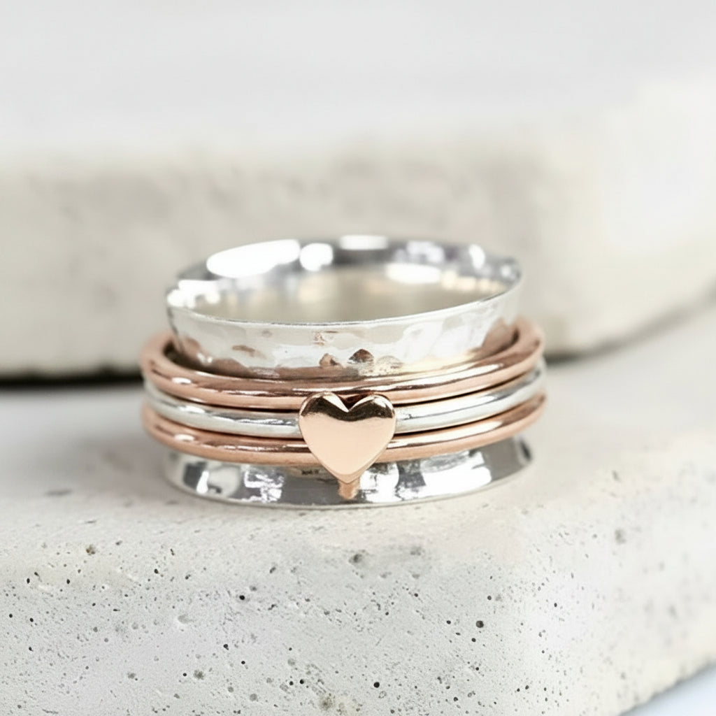 Amara – Anillo Giratorio de Corazón