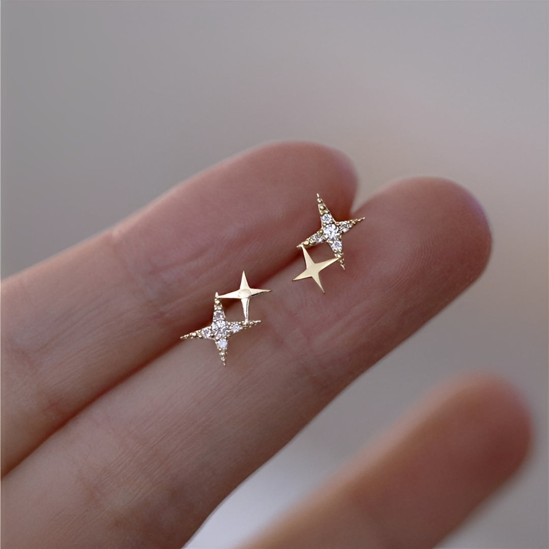 Iya – Pendientes de Estrella en Oro con Circonitas