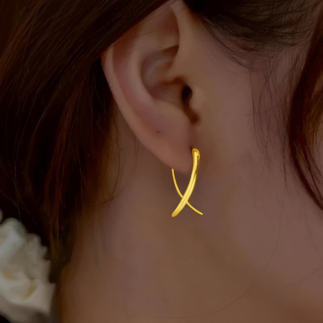 Vanny – Pendientes Cruz de Oro Elegante