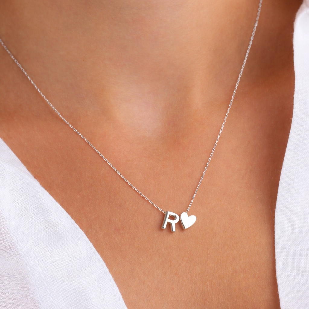 Collar con inicial en forma de corazón - Colgante personalizado con inicial