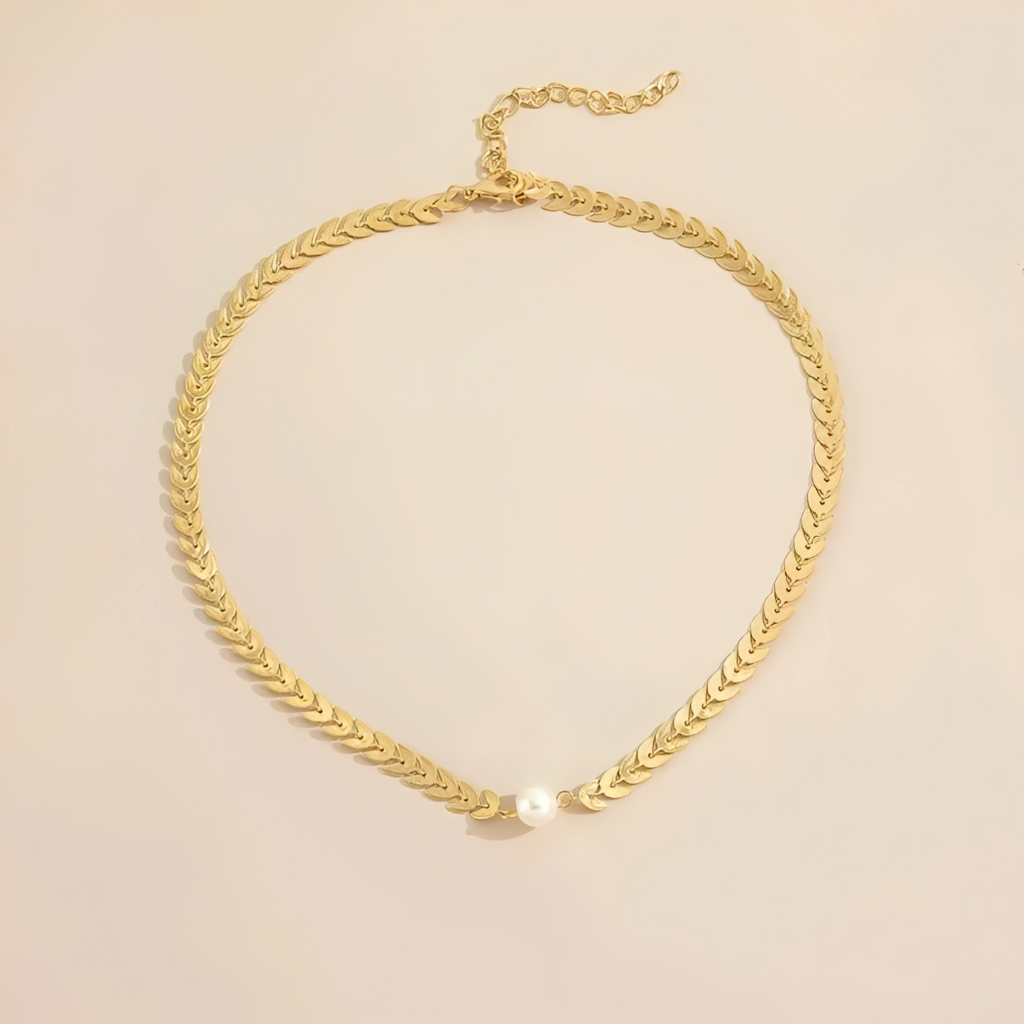 Phoebe – Collier Intemporal en Oro & Perla
