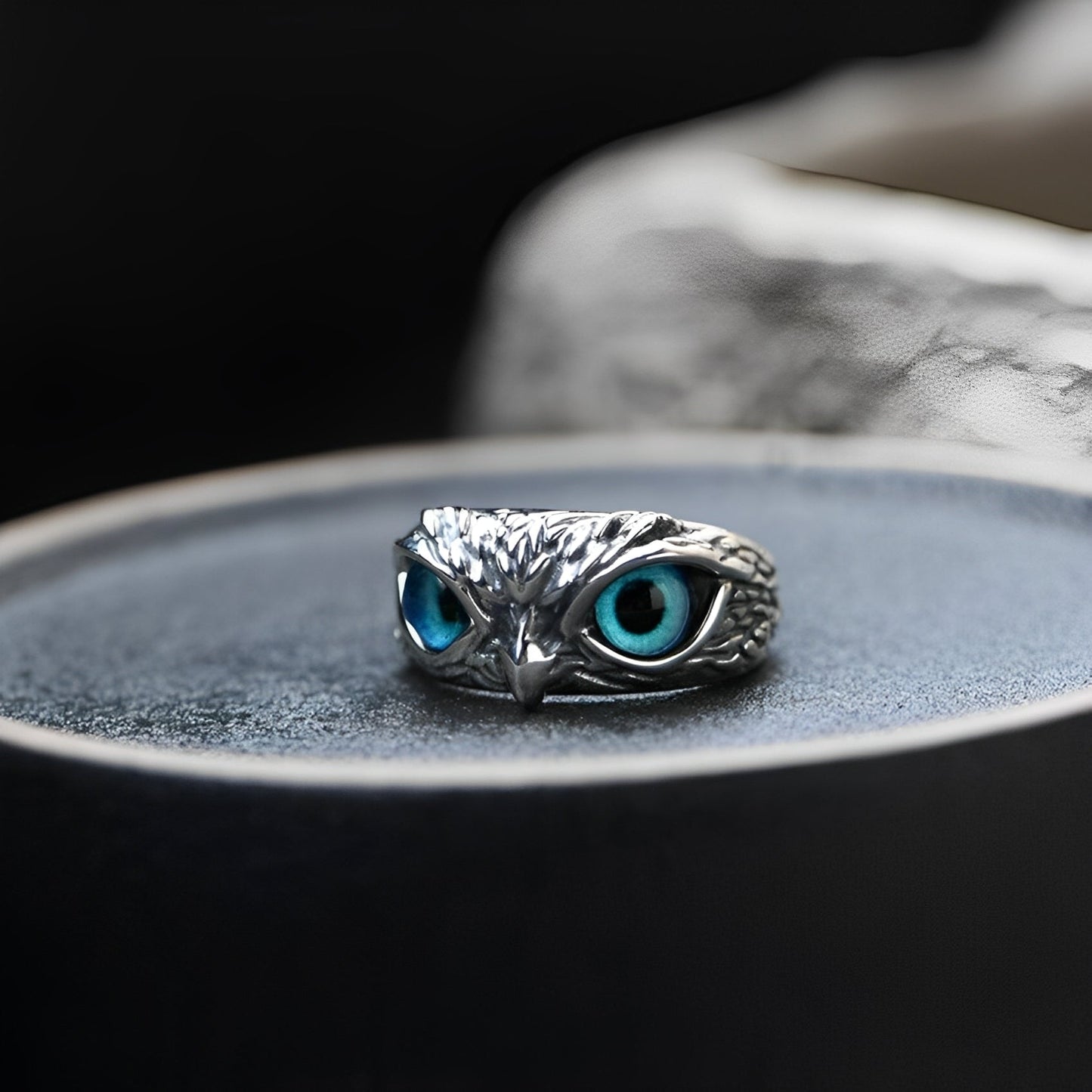 Niva – Anillo Búho Amuleto Ajustable en Plata y Ópalo