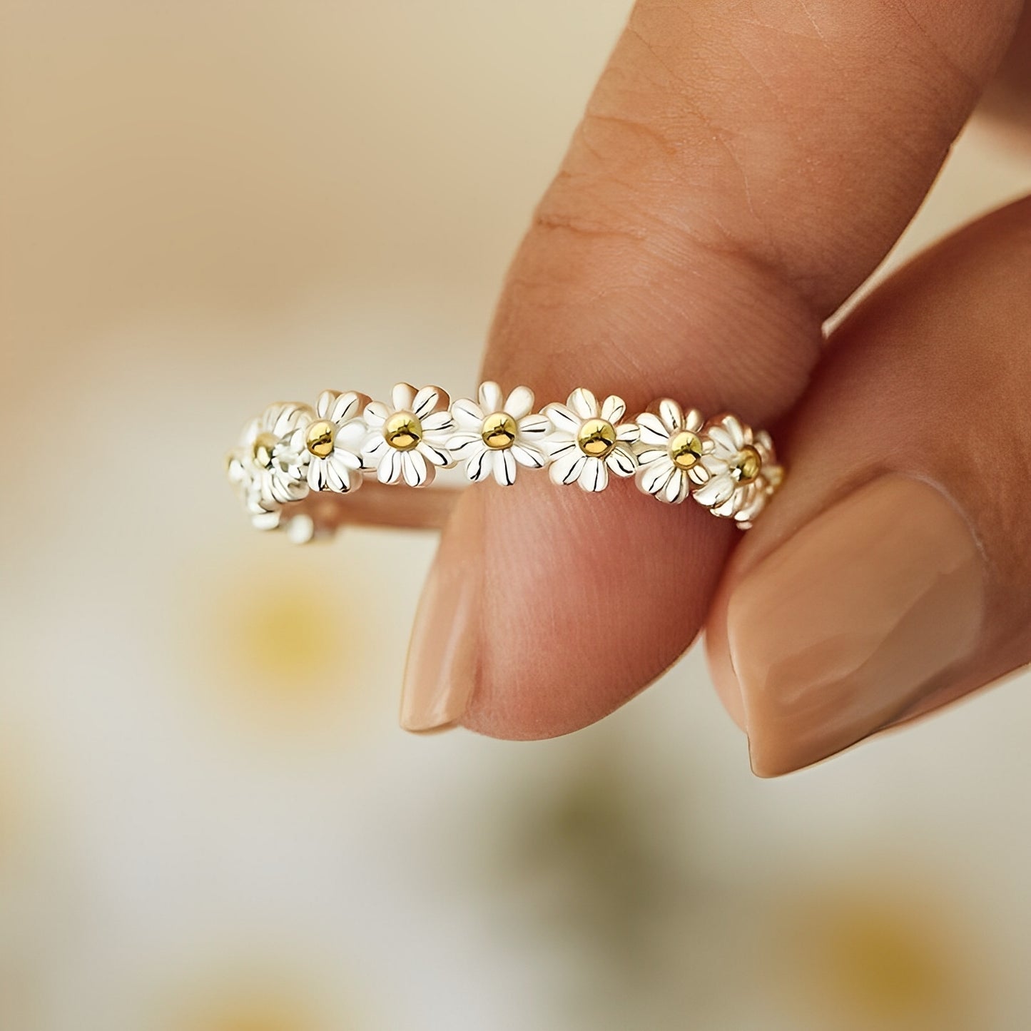 Charlie – Anillo de Plata Ajustable con Margarita Esmaltada a Mano