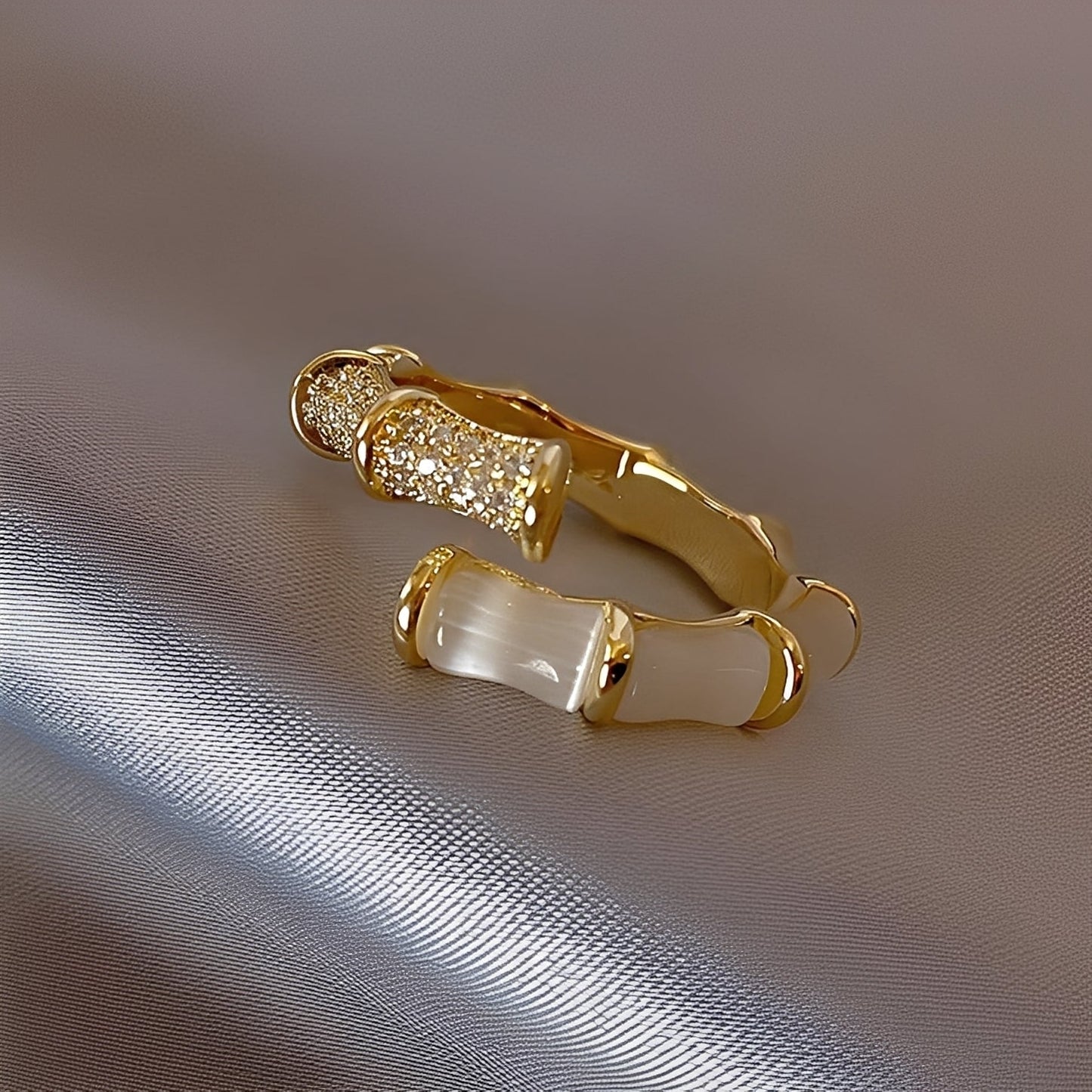 Lysiane – Anillo Ajustable en Forma de Bambú en Oro