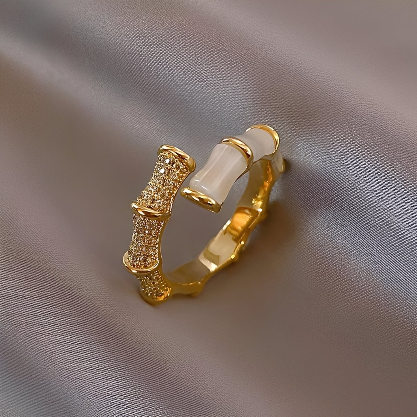 Lysiane – Anillo Ajustable en Forma de Bambú en Oro