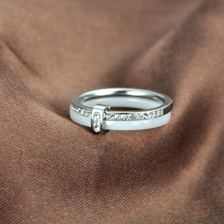 Cerelia – Anillo de Lujo de Cerámica con Circonia