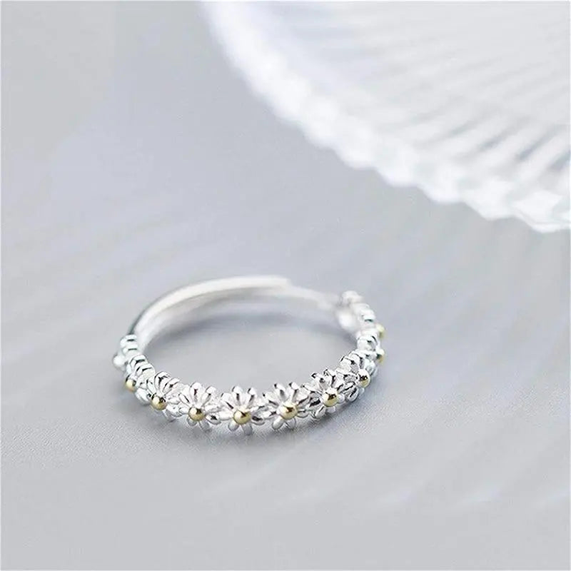 Margot – Anillo Margarita en Plata y Esmalte Pintado a Mano