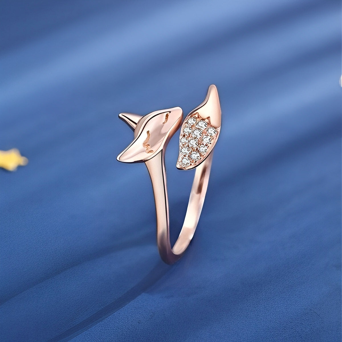 Lyra – Anillo Zorro Plateado con Acabado Rosado