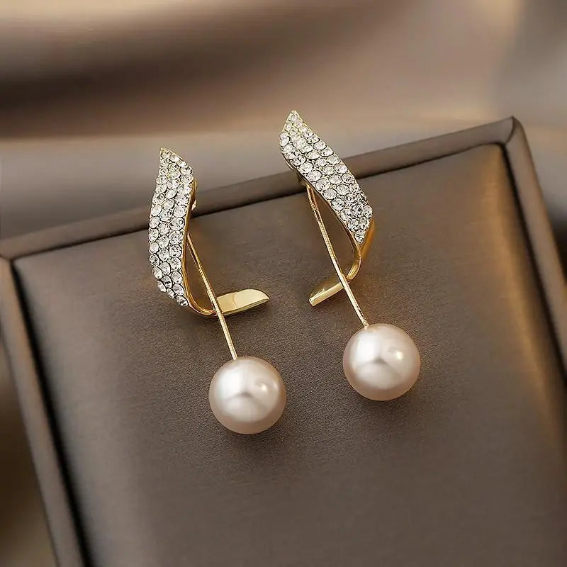 Lumine – Pendientes con Encanto de Perlas y Baño de Lujo