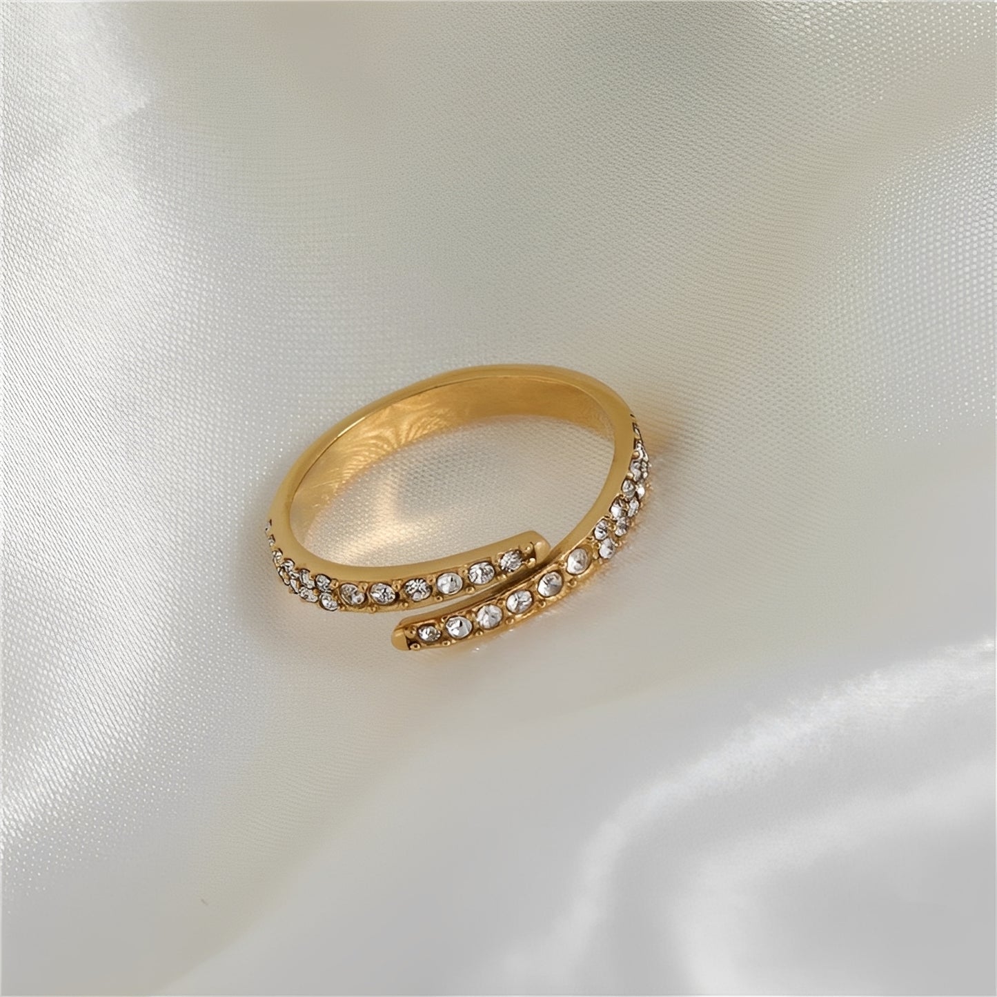 Cleo – Anillo Diamanté con Estilo Elegante y Chic