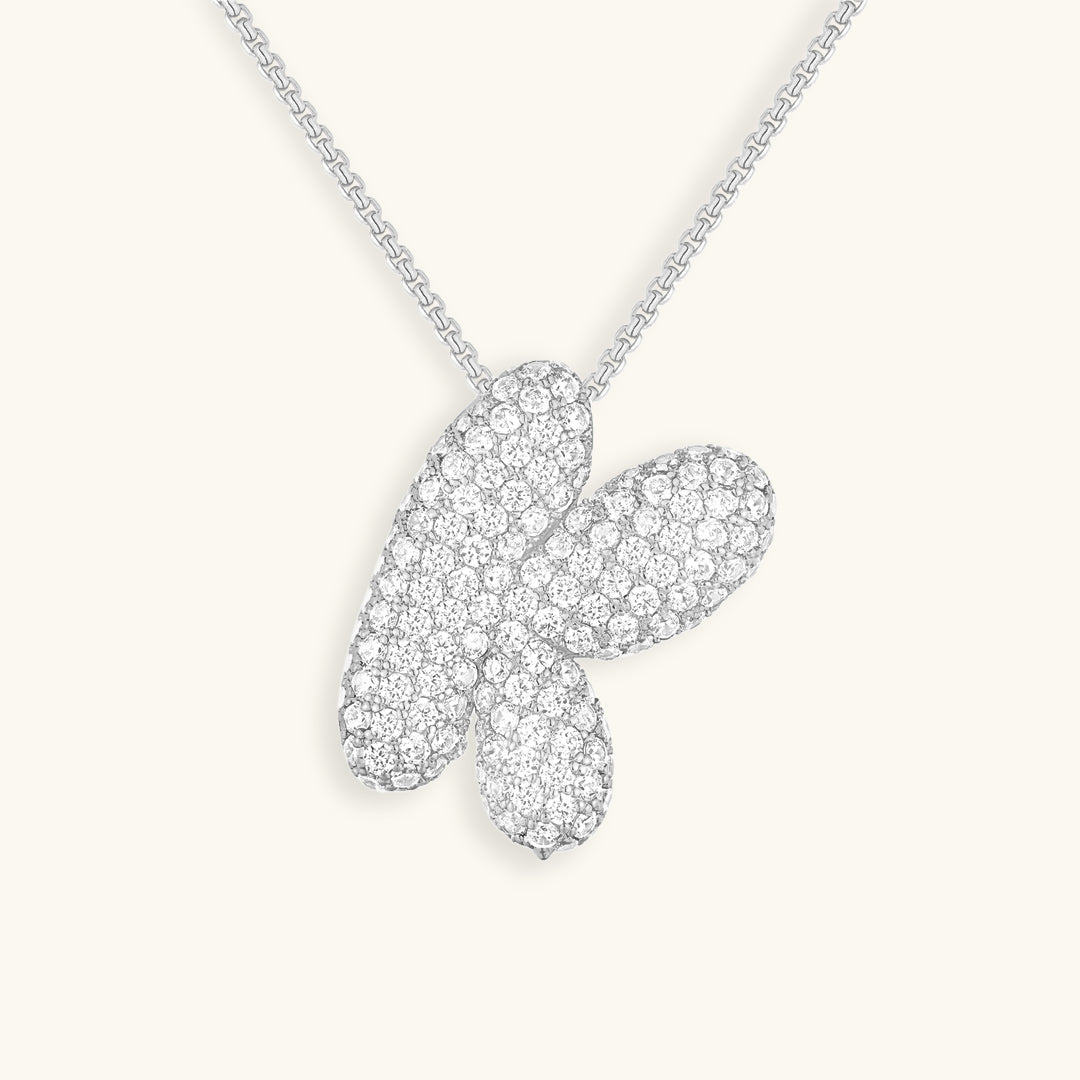 Collar de diamantes con inicial en burbuja