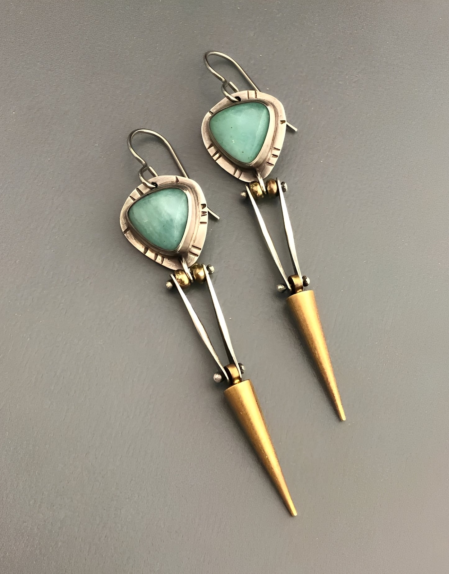 Tahlia – Pendientes Étnicos Boho con Piedra de Resina Verde