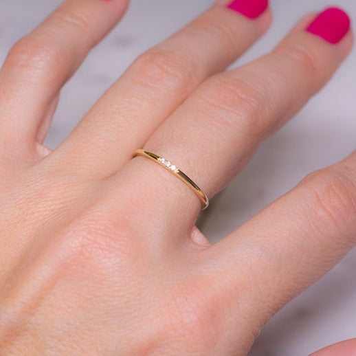 Dalia – Anillo de Diamantes Delicados
