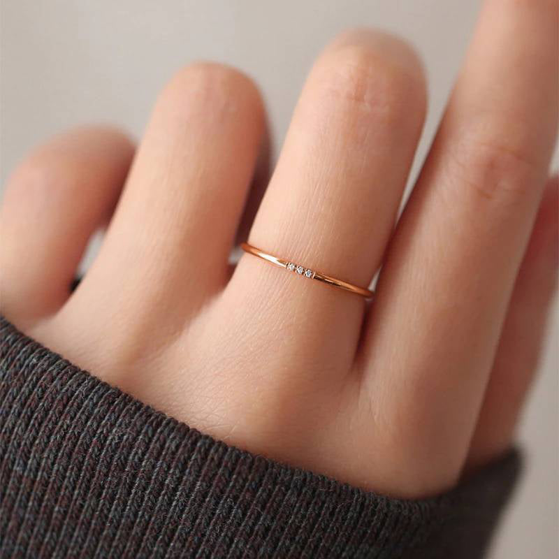 Dalia – Anillo de Diamantes Delicados