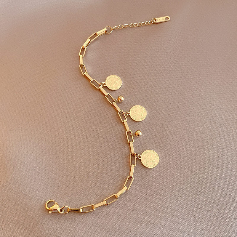 Maja – Pulsera Ajustable con Monedas de Oro