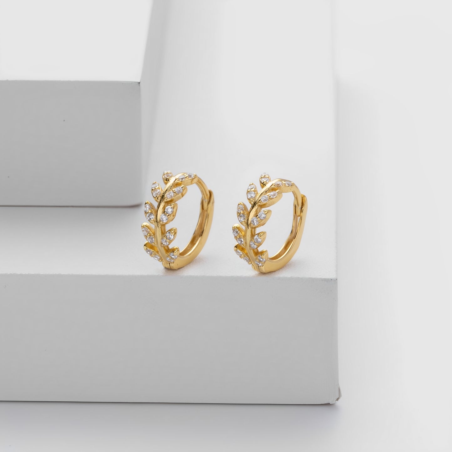 Estela – Pendientes Elegantes con Circonitas 5A y Plata