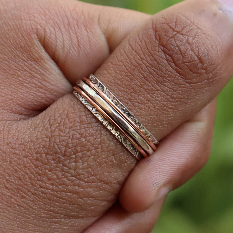 EternaSpark – Anillo Vintage Clásico con Piedras Brillantes