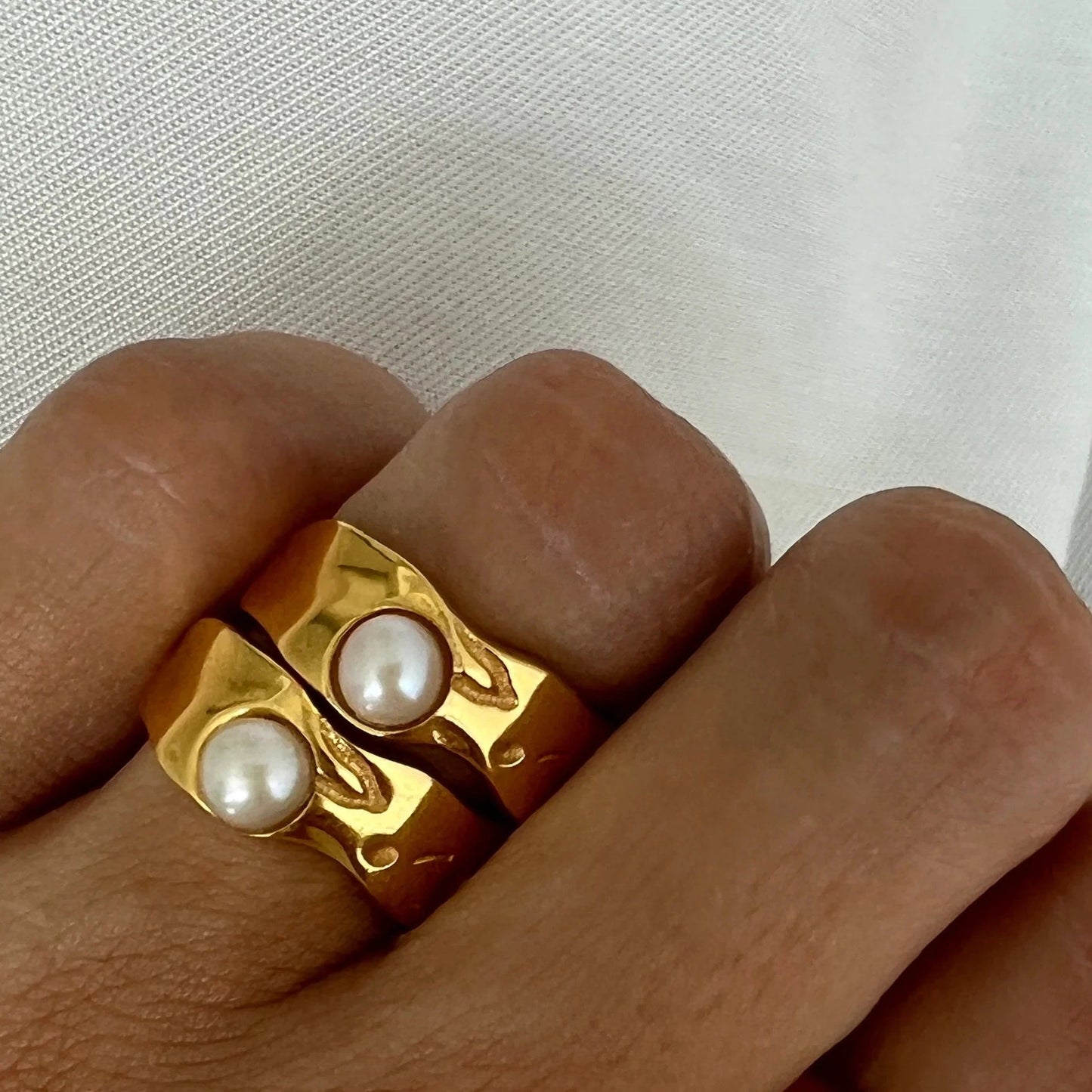 Zayra – Anillo Vintage con Perla Natural en Oro