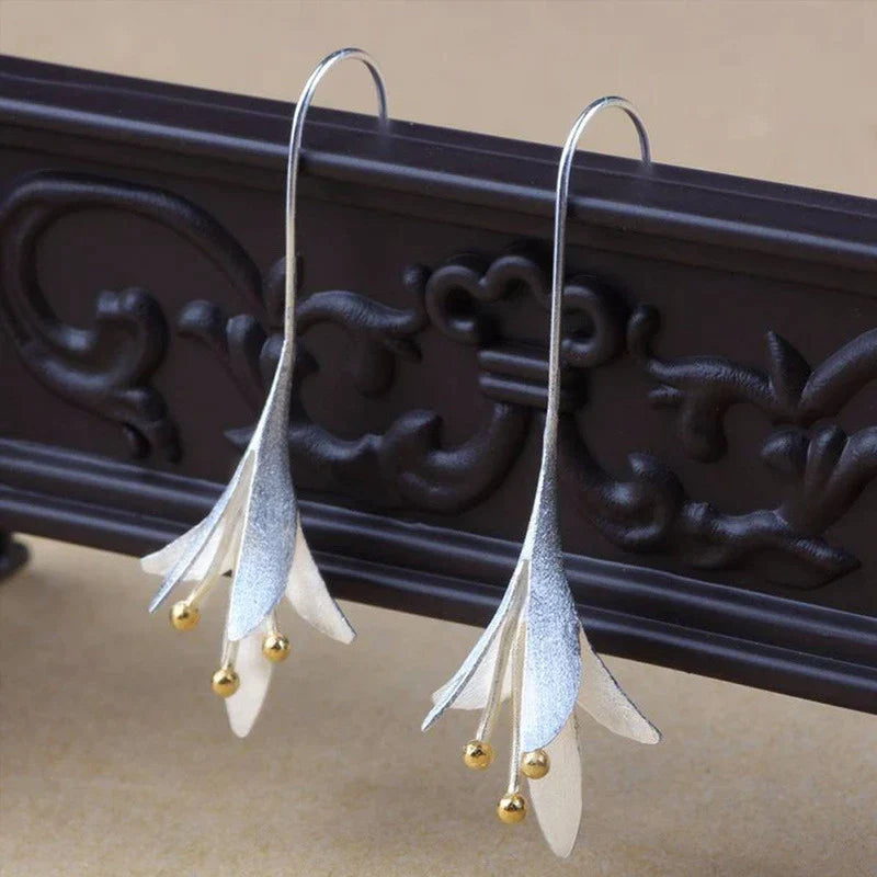 Lina – Pendientes de Flor en Plata