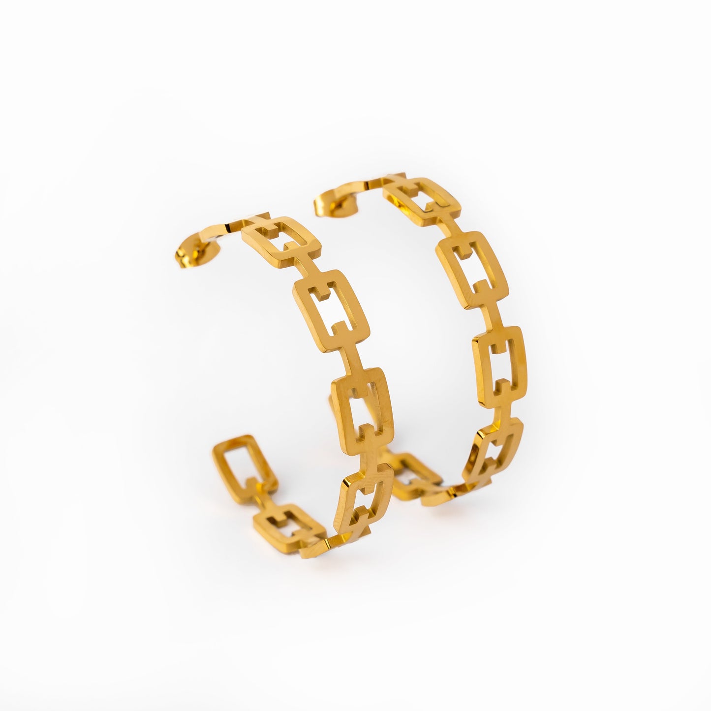 Gina – Aretes Geométricos Bañados en Oro 18K