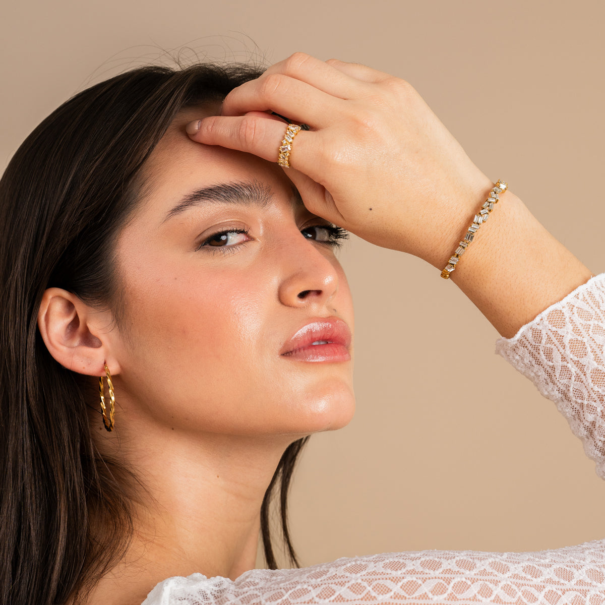 Lily – Anillo Dorado Engastado con CZ Talla Baguette